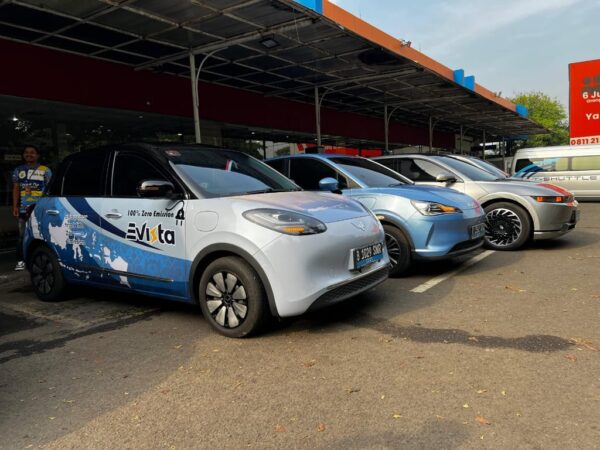 Antar Bukber Naik Mobil Listrik Evista, Mulai Rp50 Ribu